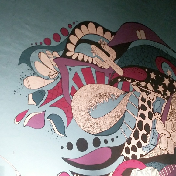 Meet your Posher, Mrs.k - Picture 1 of 5